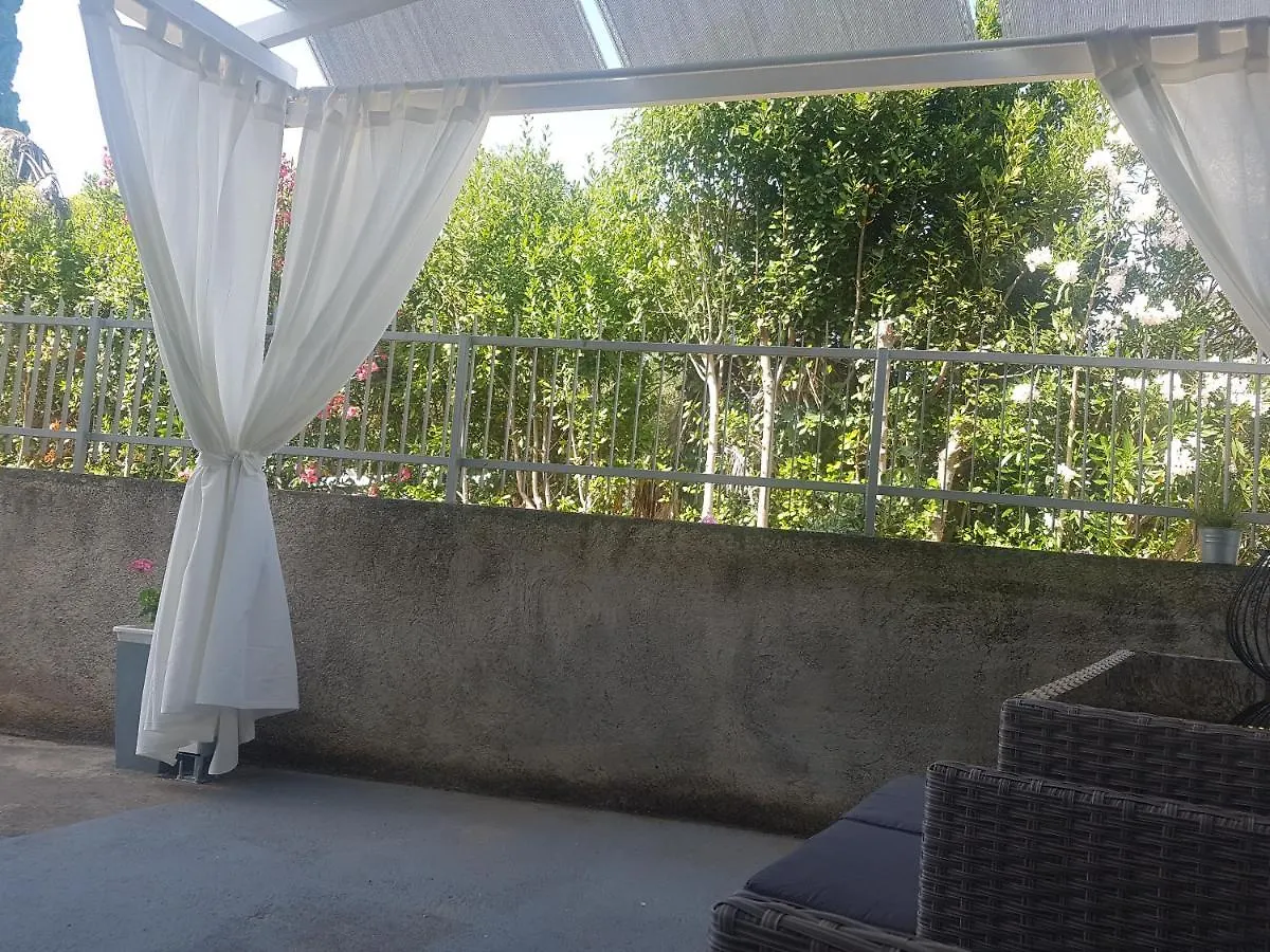 Apartments Dijan Sukošan