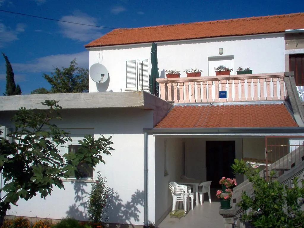 Apartments Dijan Sukošan